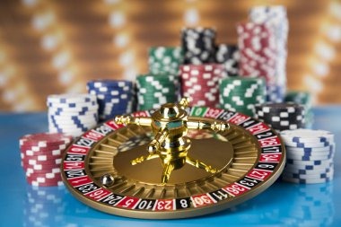 meriam4d live-dealer lobby with blackjack, roulette, and baccarat tables